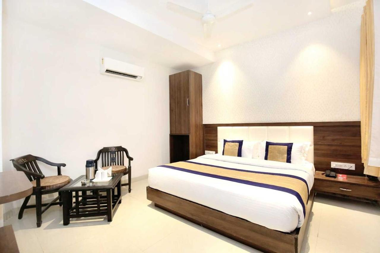 Hotel O Grand Star Amritsar Buitenkant foto