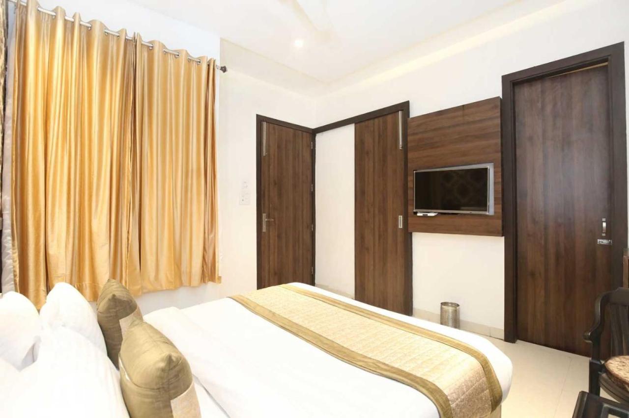 Hotel O Grand Star Amritsar Buitenkant foto