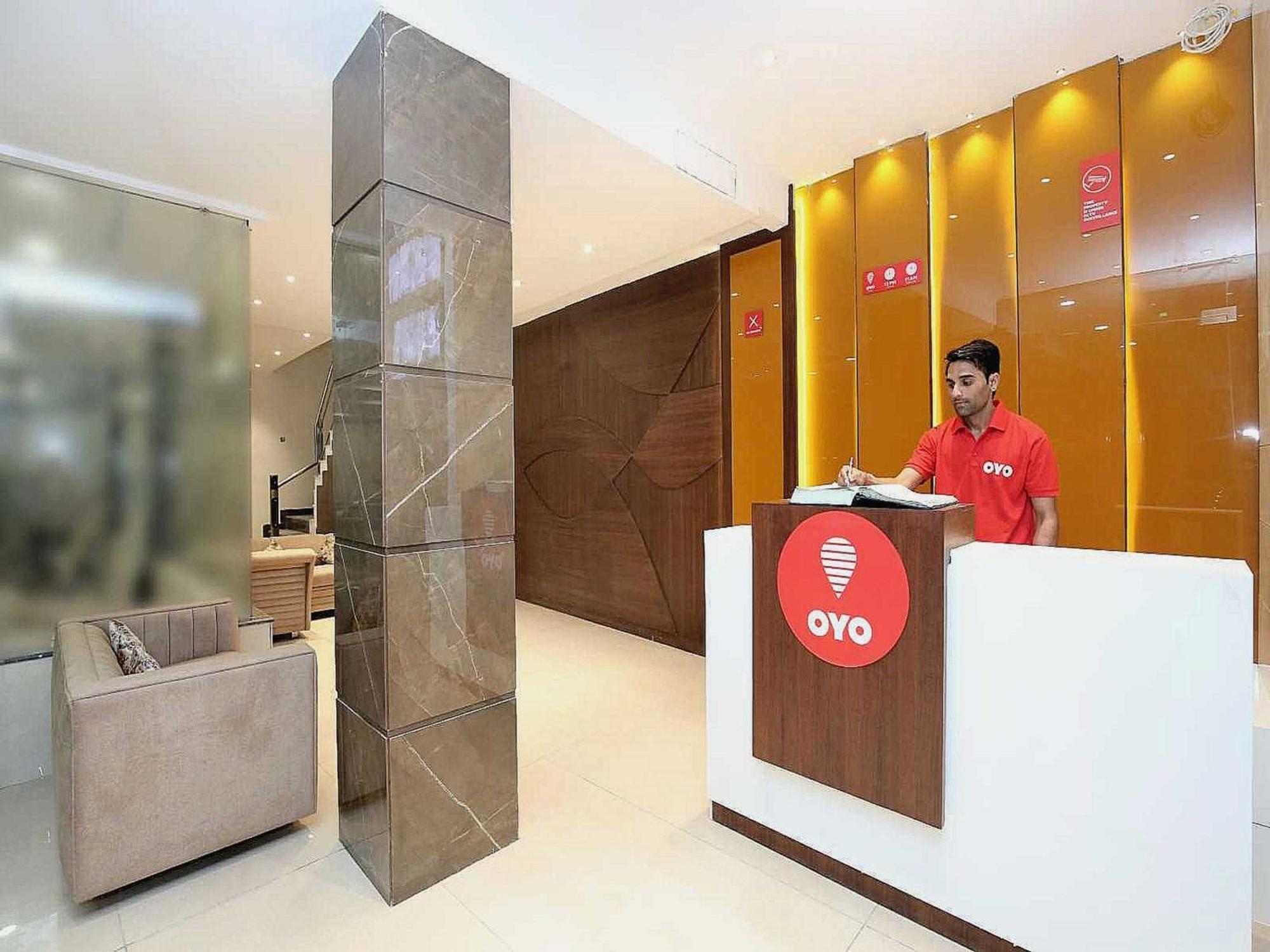 Hotel O Grand Star Amritsar Buitenkant foto