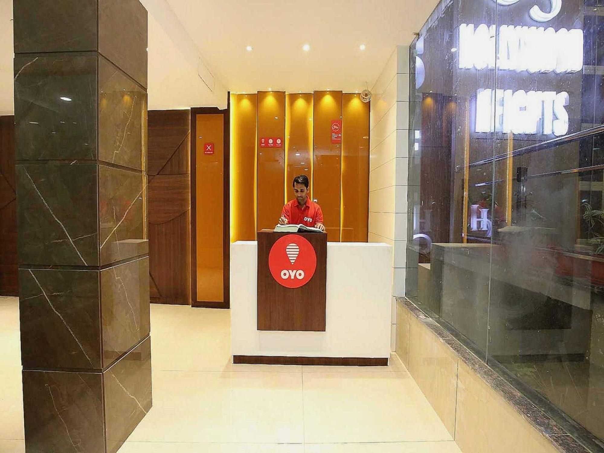 Hotel O Grand Star Amritsar Buitenkant foto