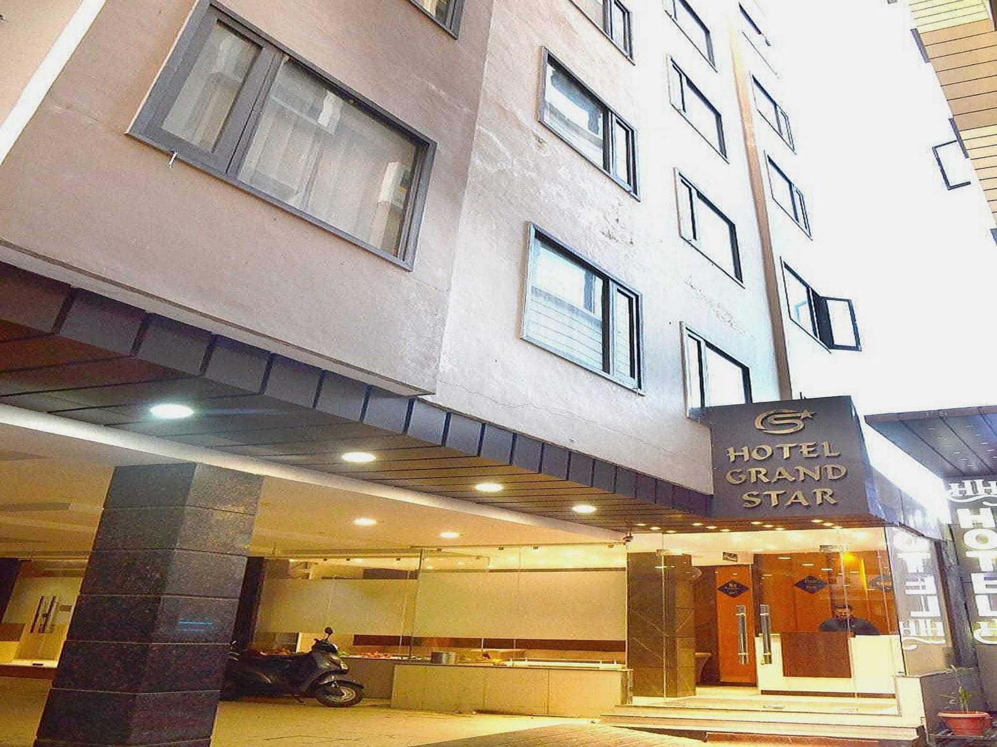 Hotel O Grand Star Amritsar Buitenkant foto