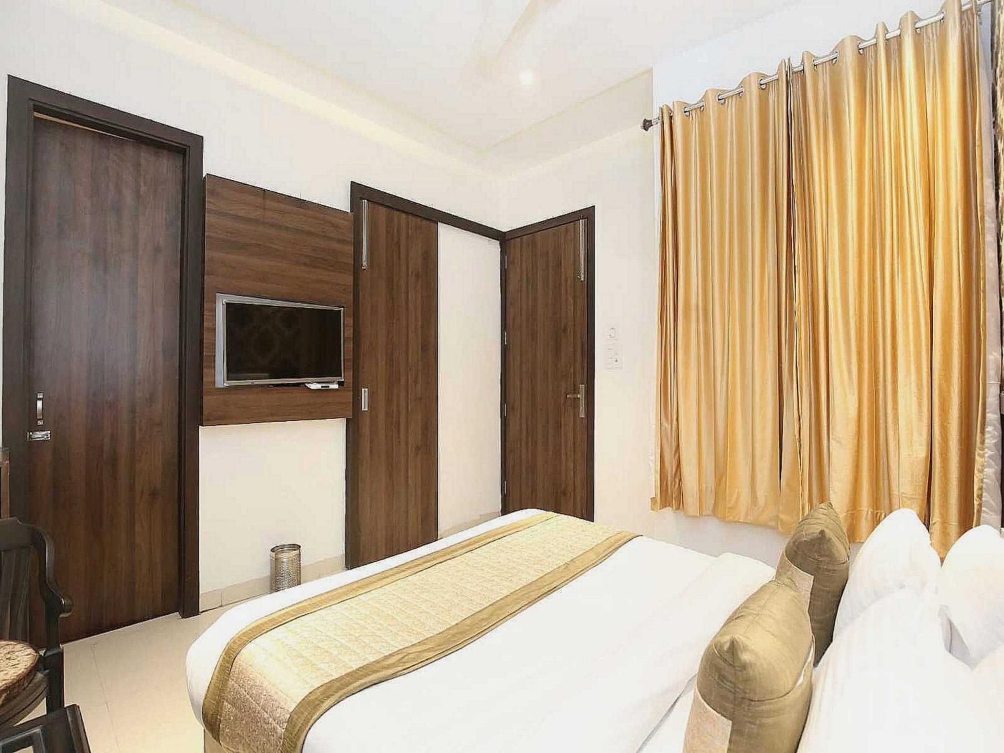 Hotel O Grand Star Amritsar Buitenkant foto
