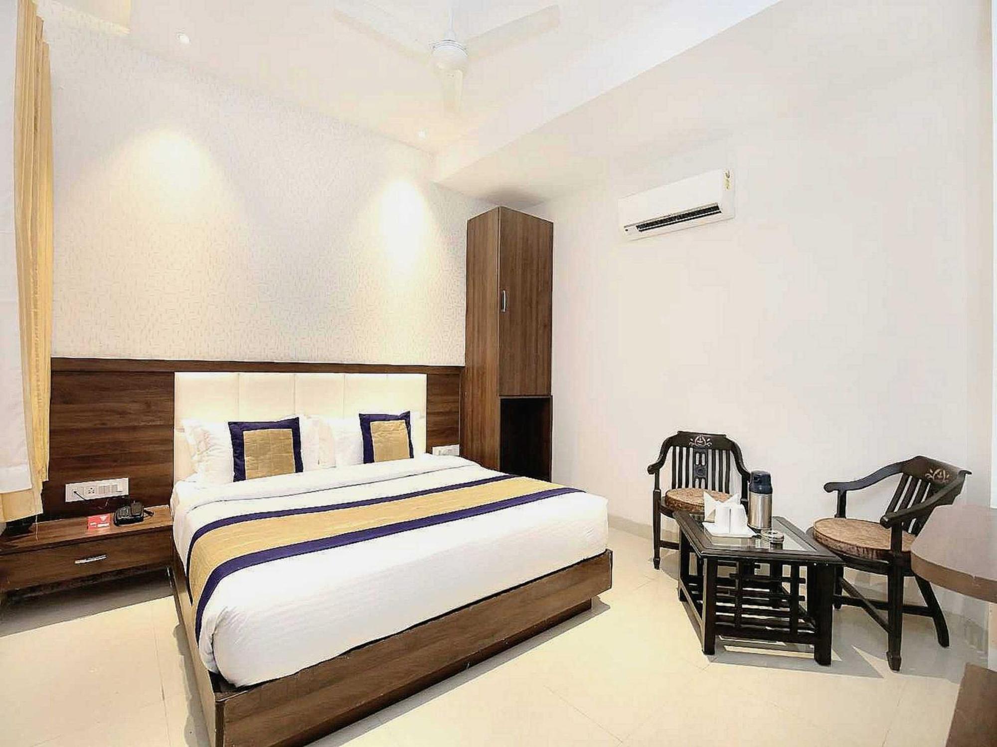 Hotel O Grand Star Amritsar Buitenkant foto