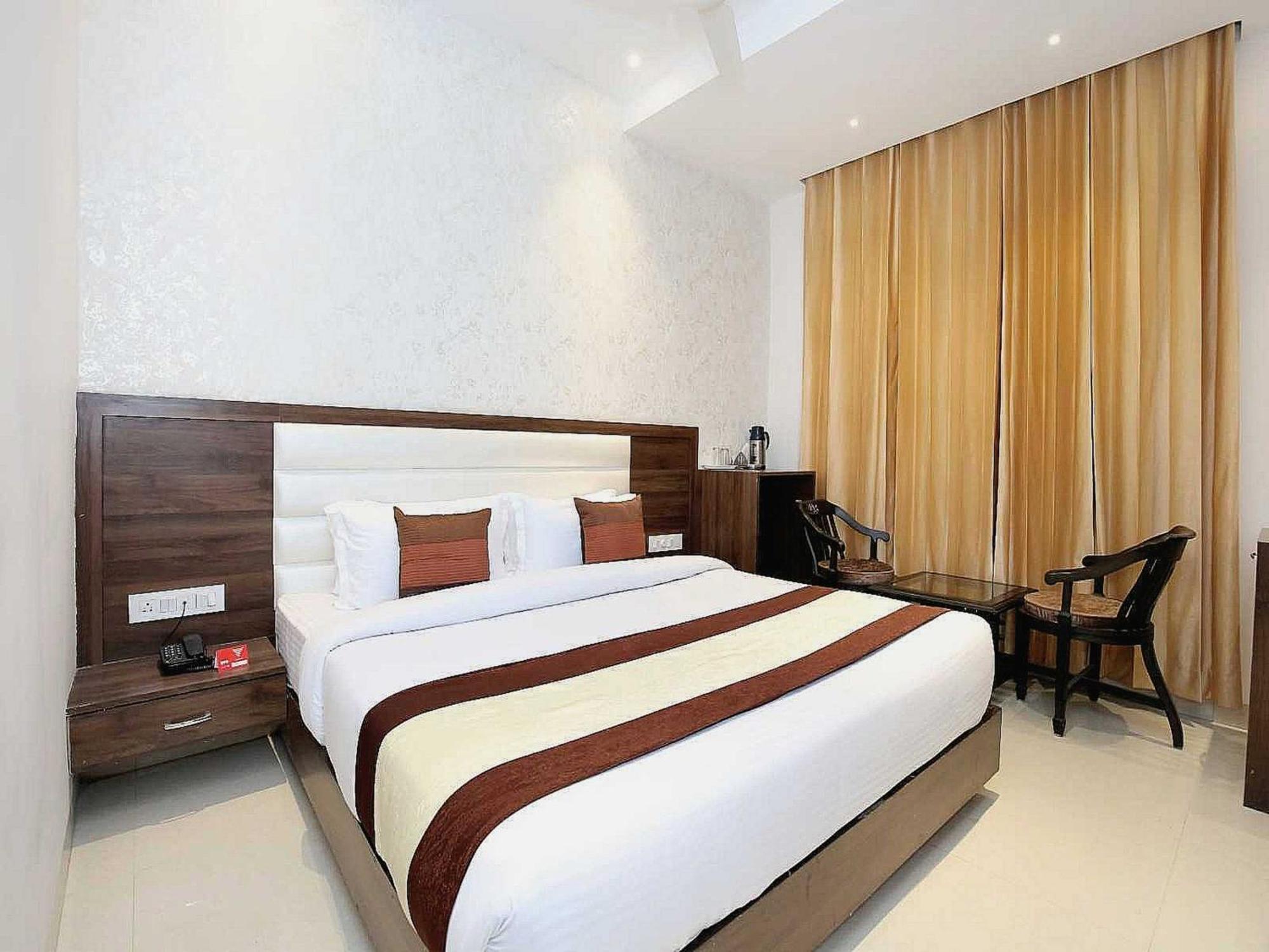Hotel O Grand Star Amritsar Buitenkant foto